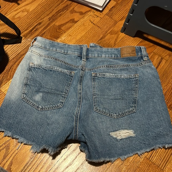 American Eagle NWT jean shorts size 6 - Picture 2 of 4